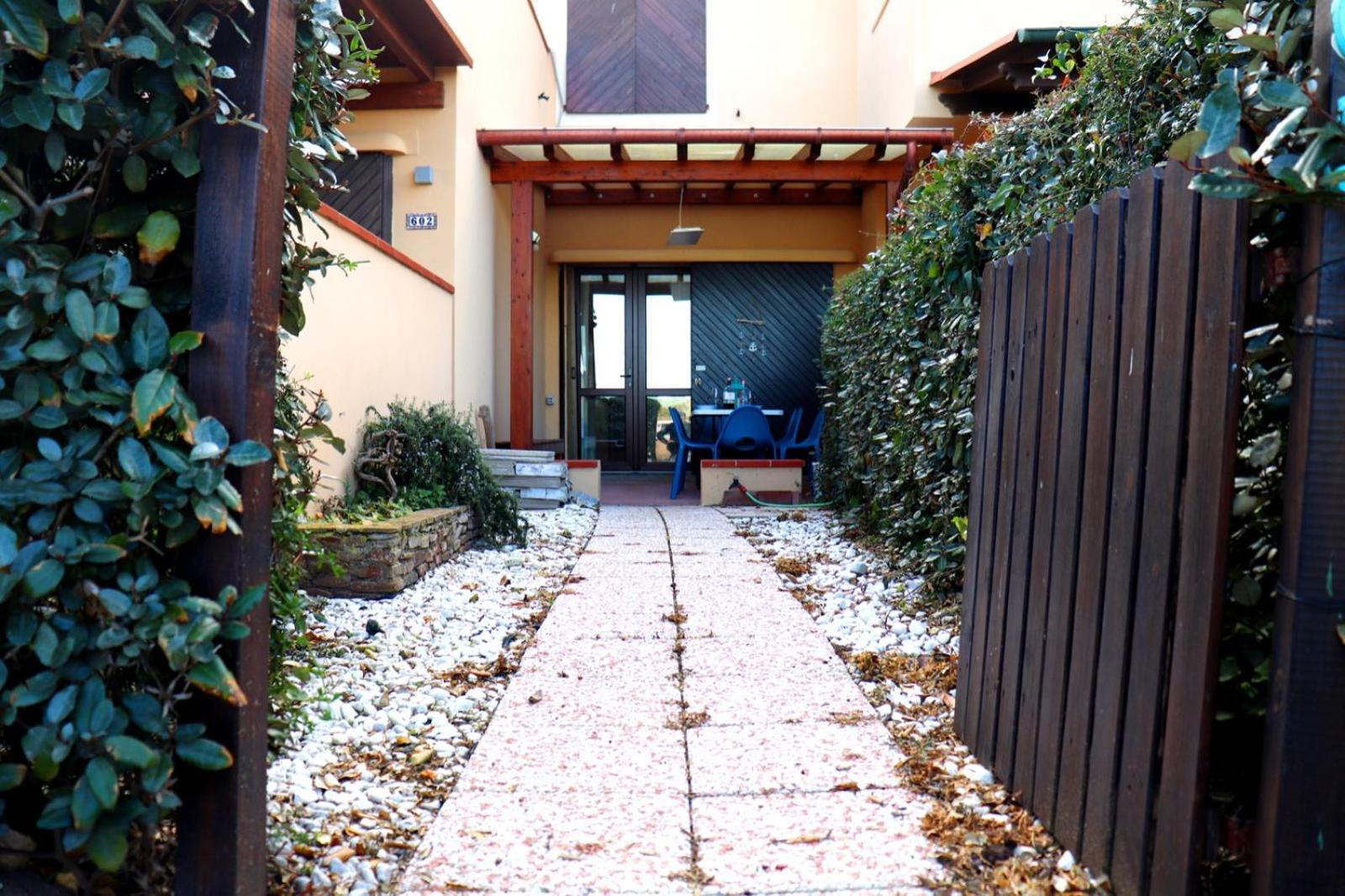 La Pelosa Apartment *